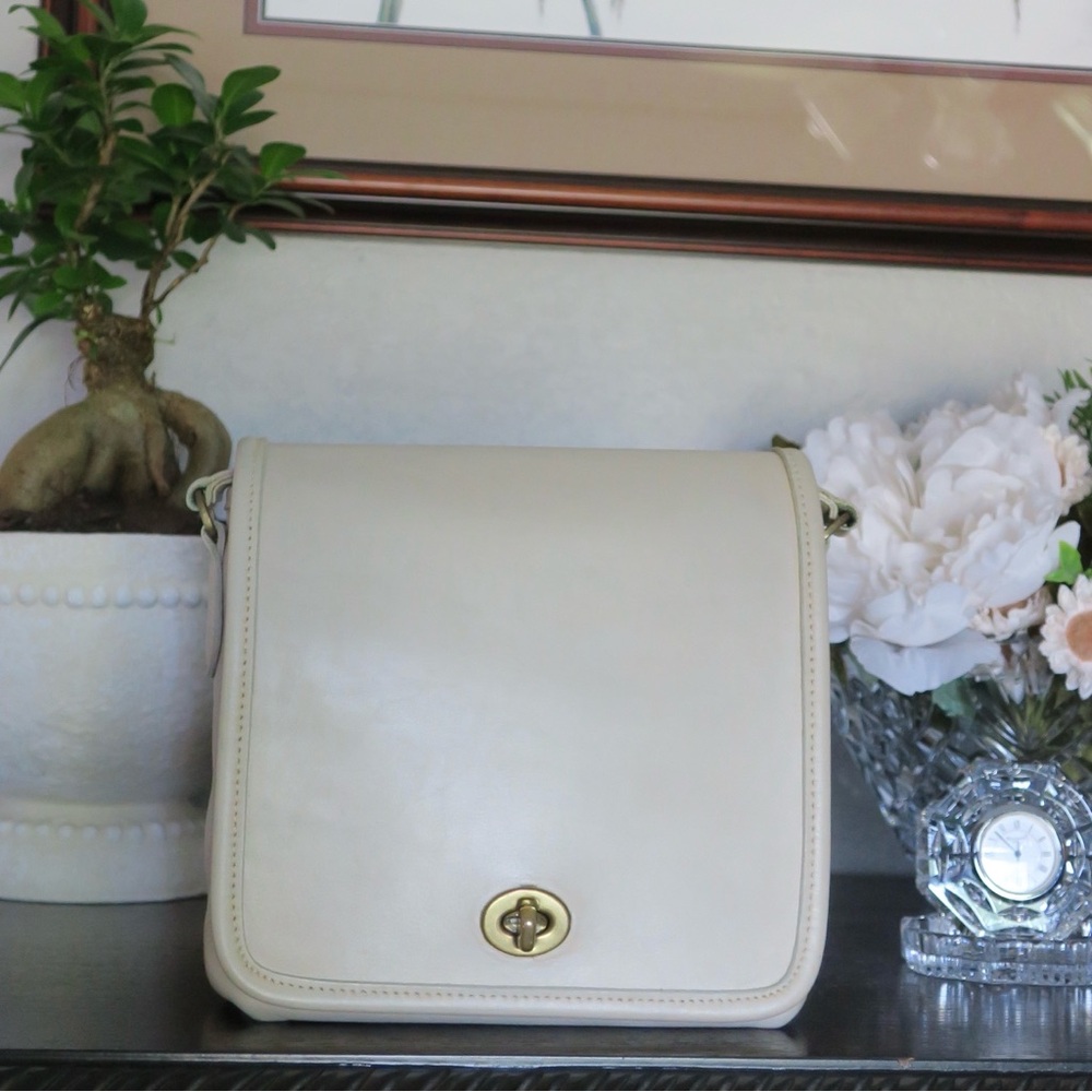 Vintage Coach Companion Flap Bag 9075 Glovetanned Leather Crossbody Turn Lock
